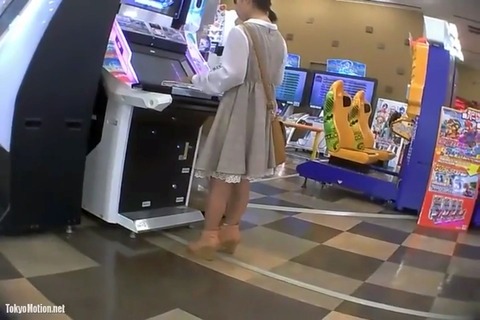 普通の女子中学生、ミニスカート逆さ撮り　かわいいお顔、白地に真っ赤なハートの処女っ子パンティー盗撮 : ちょっとエッチなブログ