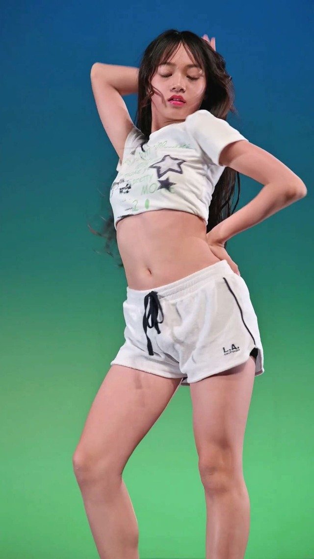 13歳中学1年生ＪＣ１アイゲキ地下アイドル星瑠菜おへそふとももパンチラ (28)