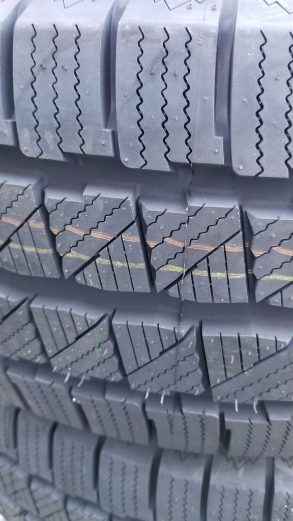 ドバイのタイヤ その２ Hymer Van S5 日誌