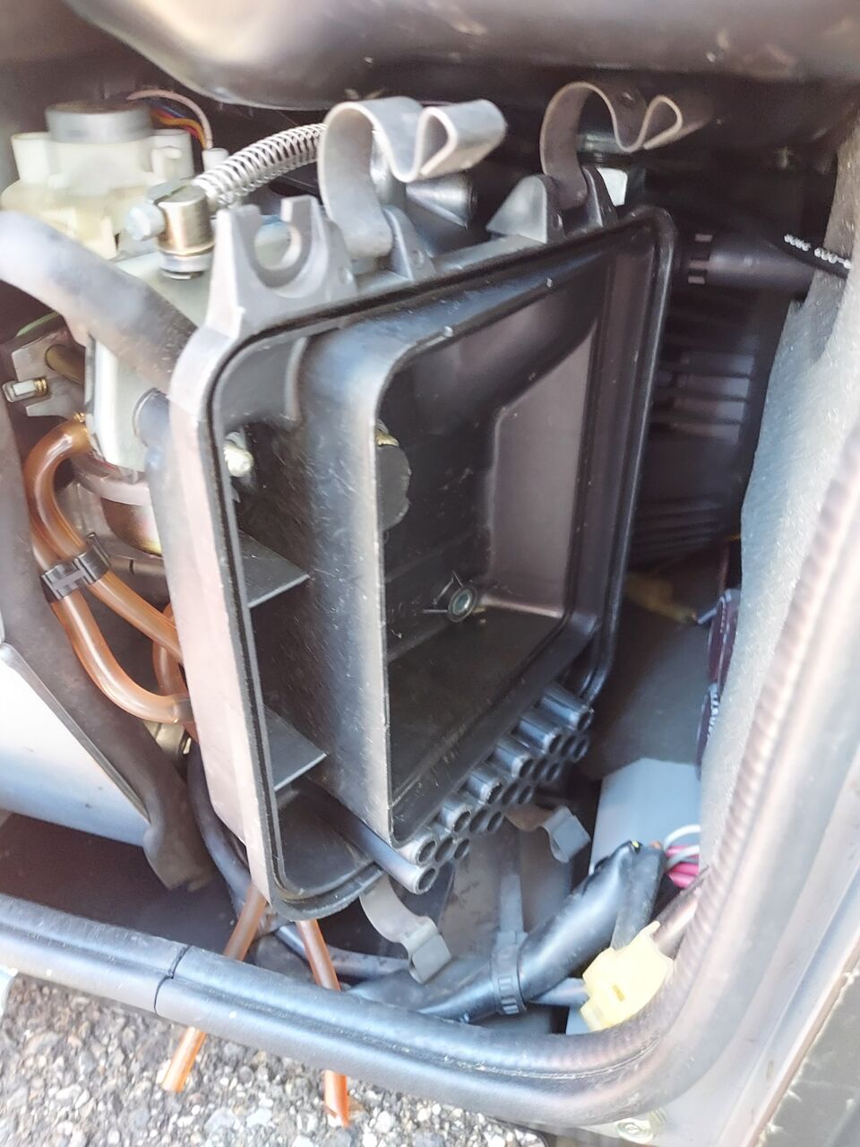 ホンダ発電機 Eu28iS メンテナンス : HYMER 記録簿 ホンダ発電機 Eu28iS メンテナンス : HYMER 記録簿