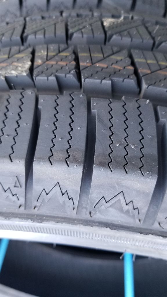 ドバイのタイヤ その２ Hymer Van S5 日誌