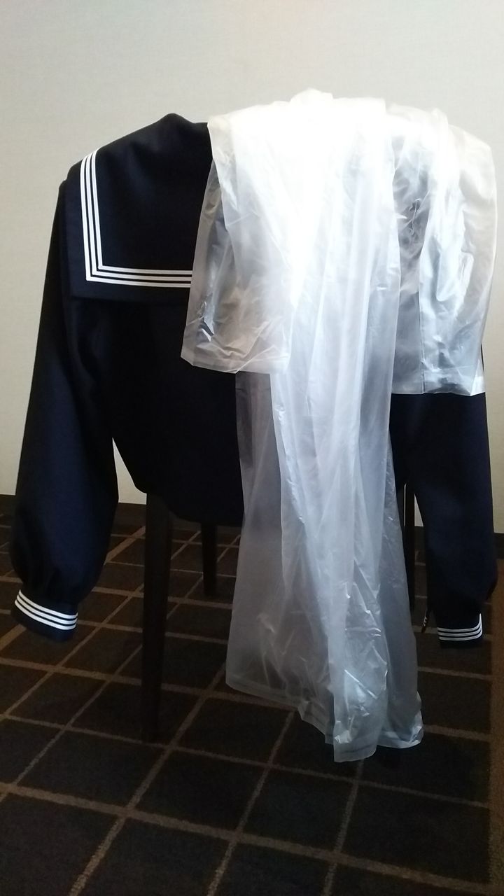 投稿作品 冬の投稿sp 第4回 セーラー服とカッパと椅子とイチゴサンド カッパは透明で 投稿作品 冬の投稿sp 第4回 セーラー服とカッパと椅子とイチゴサンド カッパは透明で