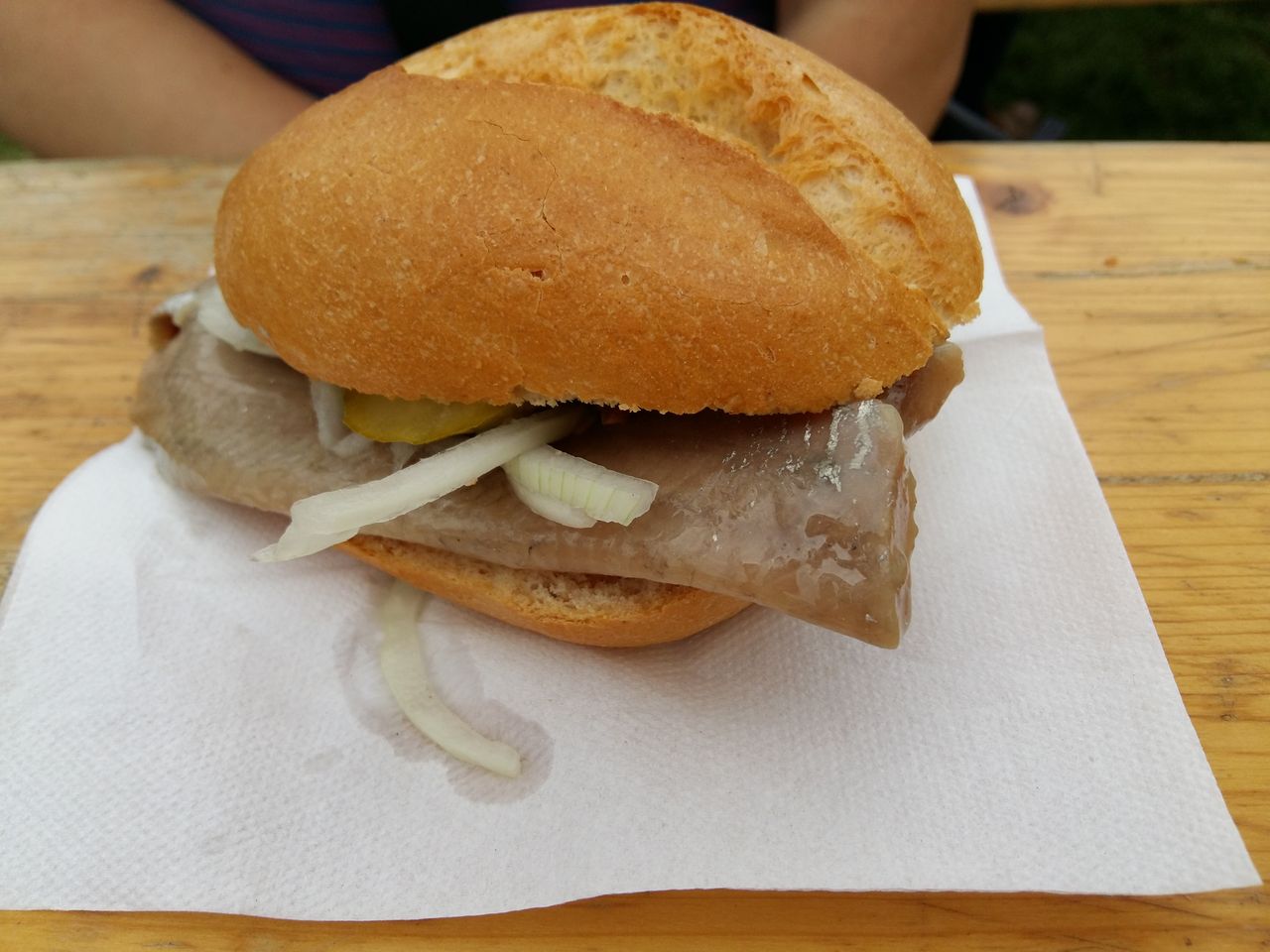 デュッセルドルフ 旅の食事 ヨーロッパでバンライフしたい