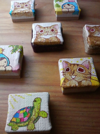 画布ペンダント製作中