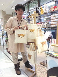 鼻くそちゃんを手に