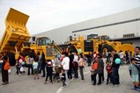 コマツ茨城工場フェア08-10-05(1)大型建設機械展示場