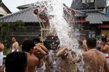 湊八朔祭り09-08-09(2)神輿渡御水掛