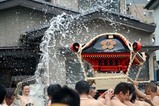湊八朔祭り09-08-09(2)神輿渡御水掛