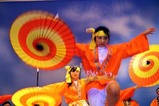 八木節源太踊り・弓張り笠