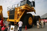 コマツ茨城工場フェア08-10-05(1)大型建設機械展示場