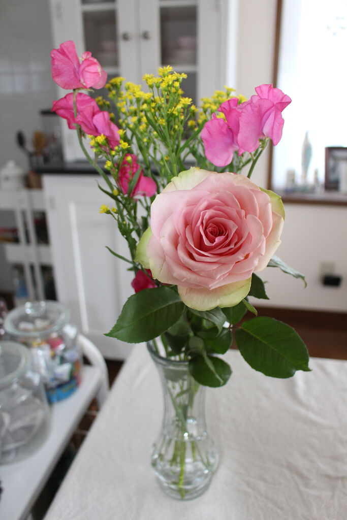 フラワーベース購入と切り花のこと うたたね日記 Milky Colorのお家から