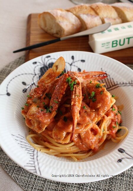 渡り蟹のトマトクリームパスタ！鮭のマリネ！で、イタリアン