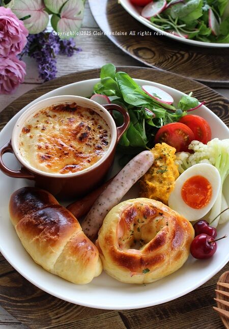 手作りパン（の残り）とグラタンでパンプレート♪ : clairefontaine