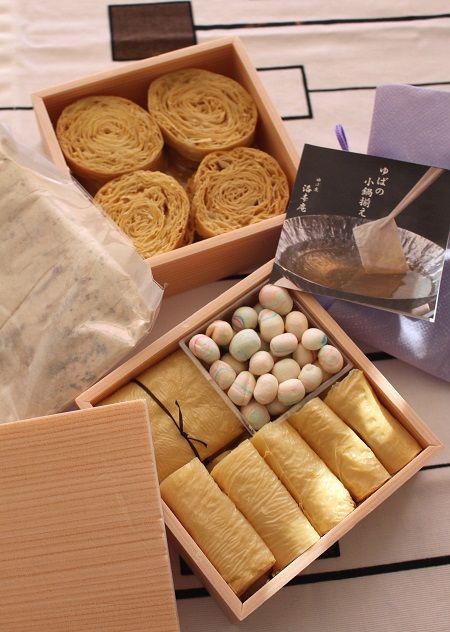 京都の味を家で ゆば庄 のゆば鍋 シメは稲庭うどん Clairefontaine 京都の味を家で ゆば庄 のゆば鍋 シメは稲庭うどん Clairefontaine