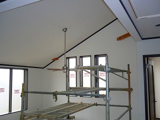 吹き抜けの室内足場 くらら日記