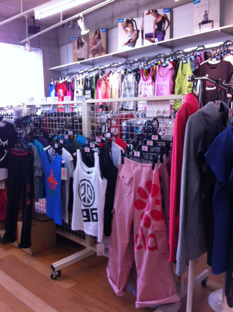 Clap取扱店舗 フィットネスショップ自由が丘 Clap Staff