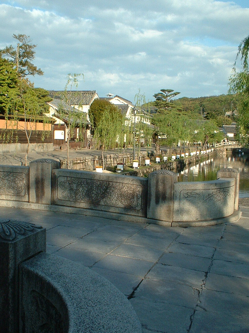 まさに美観 白壁となまこ壁続く風情ある町並みを散歩 岡山県倉敷市 倉敷美観地区 お弁当と散歩の手帳