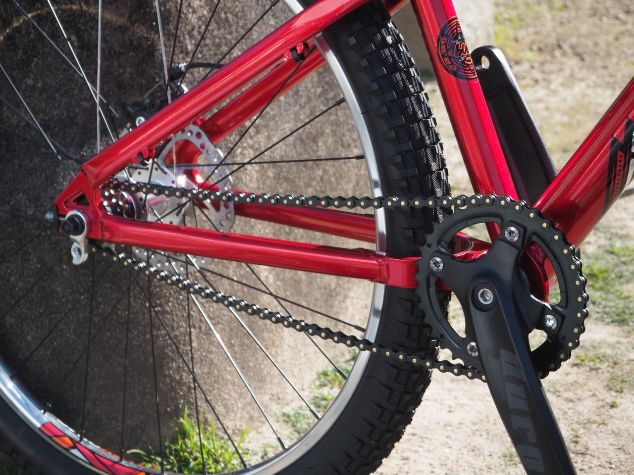 CLEAT BICYCLE : 両極端のバイク