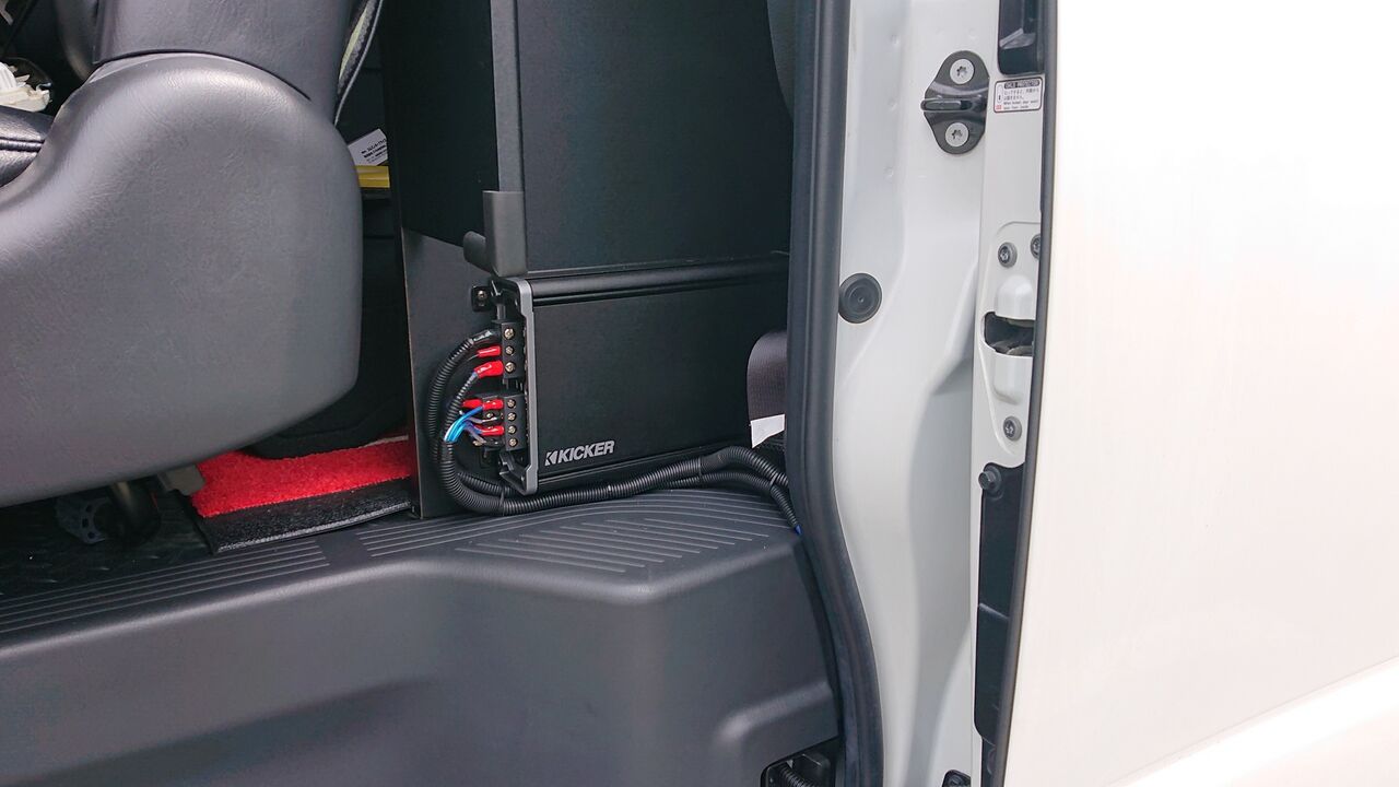ハイエース キッカーシステム完成! : CLEVERSブログ ハイエース キッカーシステム完成! : CLEVERSブログ