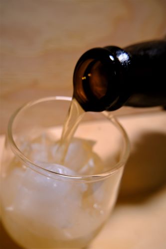 飲んでみた 丁寧な暮らし 感あっていい気分 羽田麦酒 ともコーラの クラフトコーラジン さけにゅー 酒news