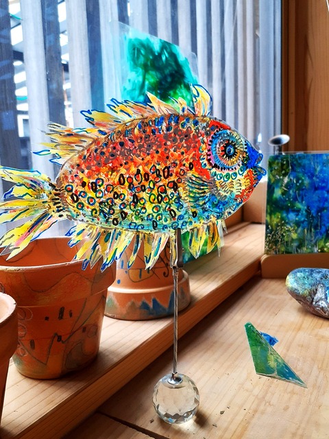 2023年の描き初め 臨床美術の「私だけの夢の熱帯魚」Zoom月イチ試作会