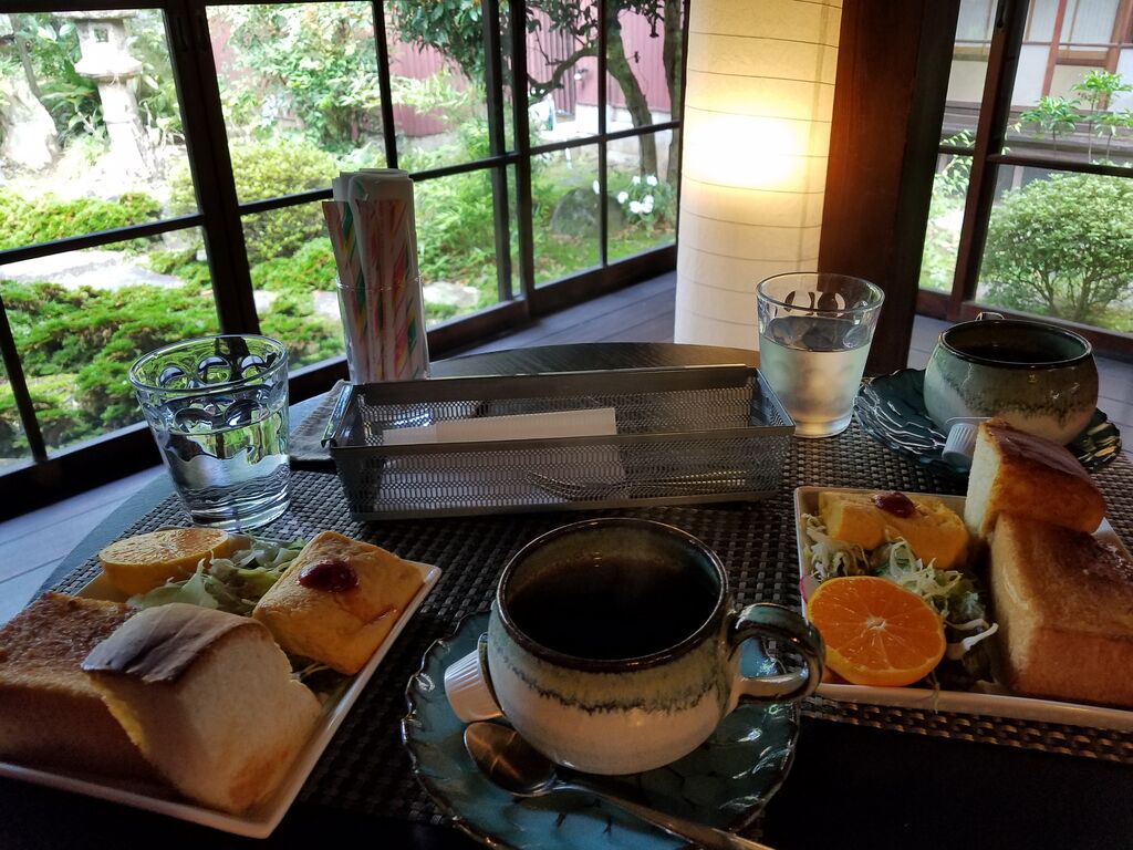 菓子と珈琲 朔 二人展会場 古民家カフェの魅力 なないろの種 の曼荼羅ワーク
