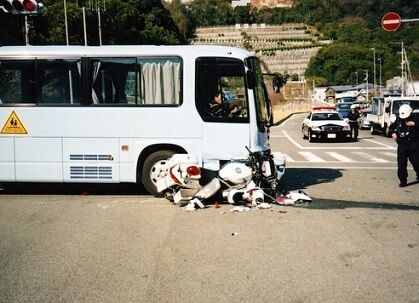 警察はクソ スクールバス運転手が冤罪で服役させられた 高知白バイ衝突死事故 クリパラ 警察はクソ スクールバス運転手が冤罪で服役させられた 高知白バイ衝突死事故 クリパラ