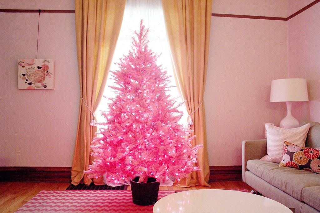 ありそうでなかった ピンクなクリスマスツリー きよおと Kiyoto