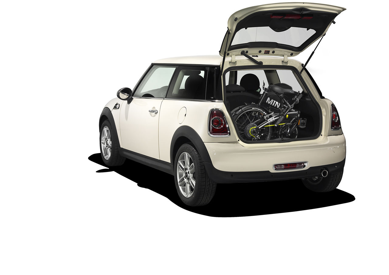 MINIの折りたたみ自転車はトランクに積載可能です : きよおと-KiYOTO