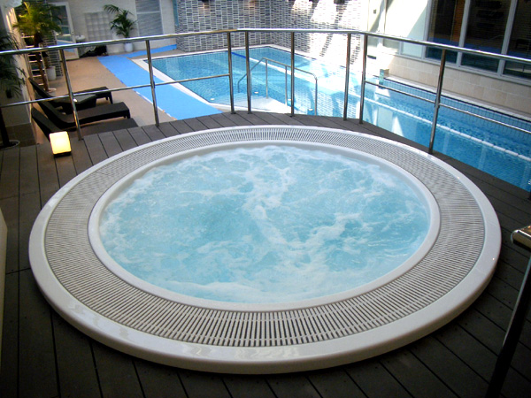 蛇口とジャグジー 道路とロード きよおと Kiyoto