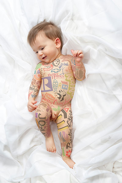 衝撃的な写真で訴えかける 赤ん坊のタトゥー きよおと Kiyoto