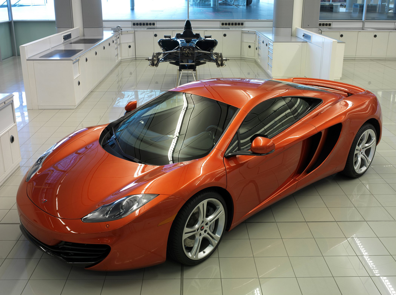 マクラーレンの最新ロードゴーイングカー Mp4 12c 降臨 きよおと Kiyoto