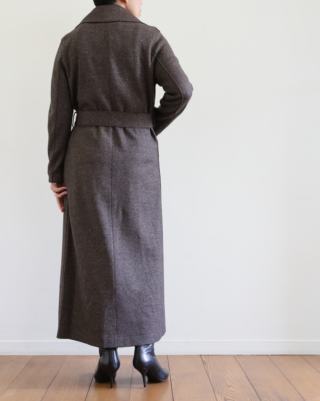 Harris Wharf London ～ シャープなシルエットのコート : CLOSET