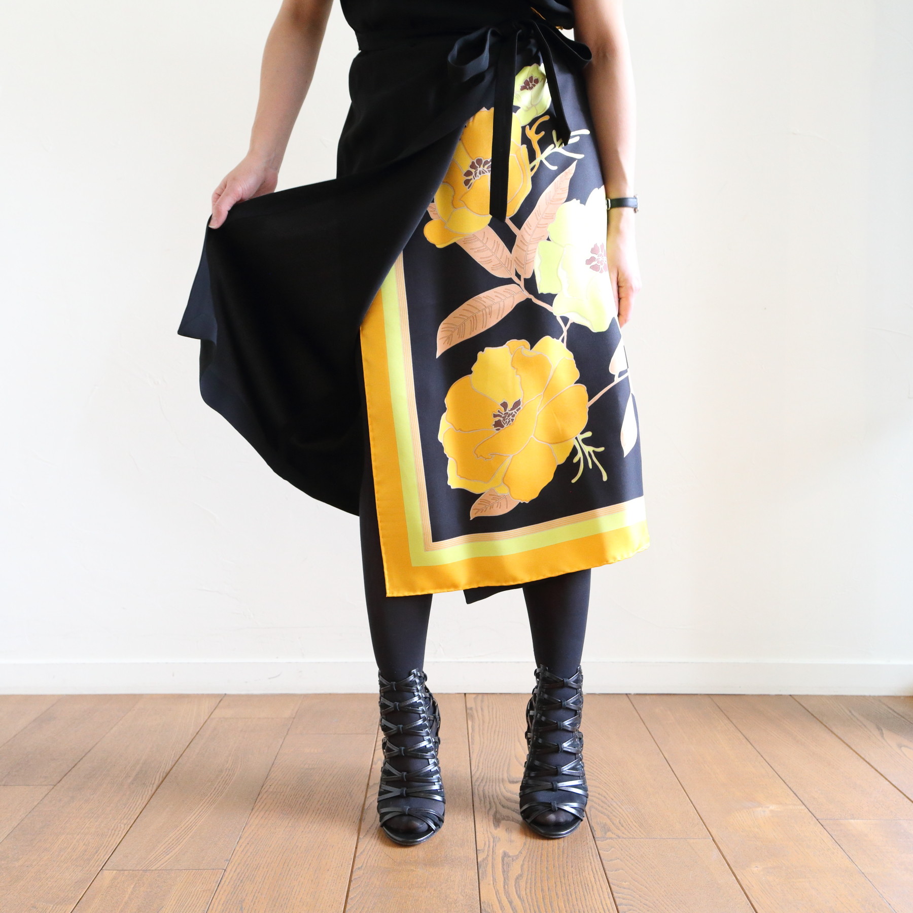 ◆VIP SALE◆関送込【DRIES VAN NOTEN】Vバック*ドレープドレス DRIES VAN NOTEN ~ スカーフが付けられたブラックドレス : CLOSET