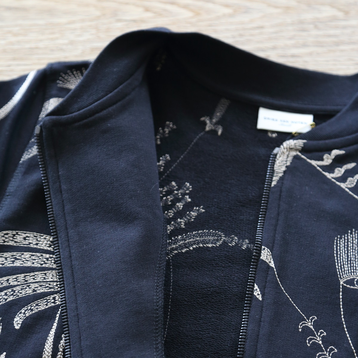 DRIES VAN NOTEN ~ 刺繍入りブルゾン : CLOSET DRIES VAN NOTEN ~ 刺繍入りブルゾン : CLOSET