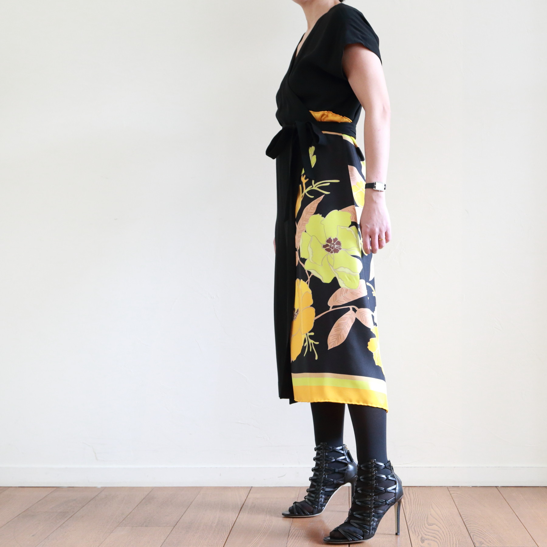 ◆VIP SALE◆関送込【DRIES VAN NOTEN】Vバック*ドレープドレス DRIES VAN NOTEN ~ スカーフが付けられたブラックドレス : CLOSET