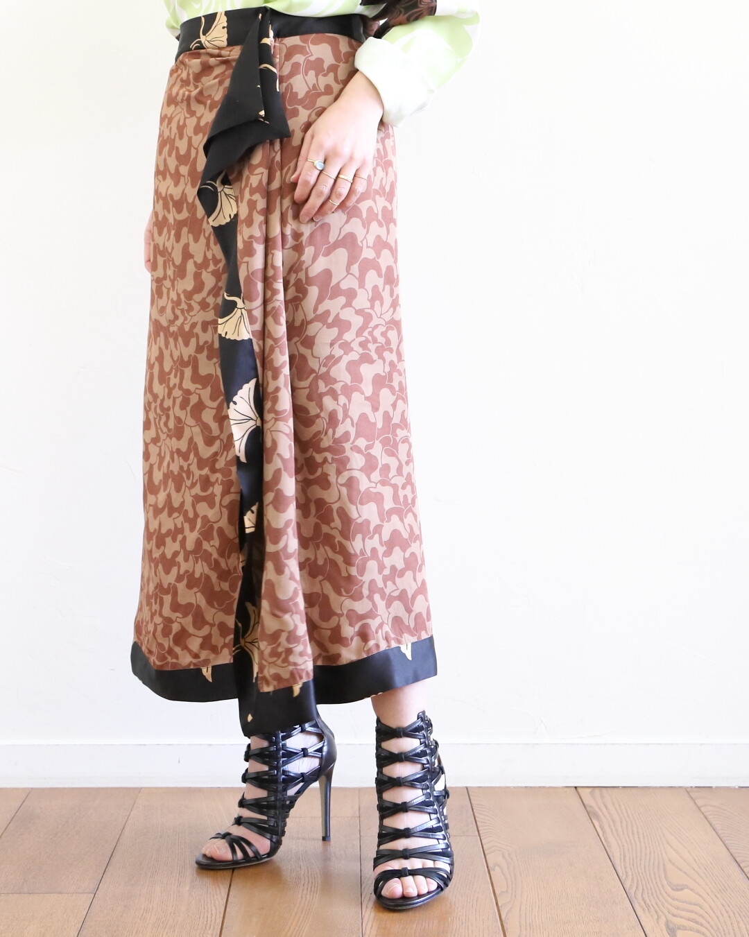 DRIES VAN NOTEN ～ 40 サイズ在庫有りのスカート : CLOSET
