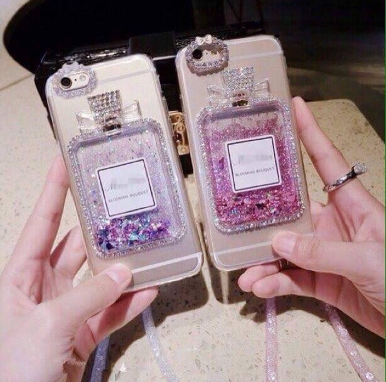 超オシャレ ラメグリッター入り香水型チェーン付きのアイフォンケースご紹介します スマホケース専門店 クラウド25 公式ブログ