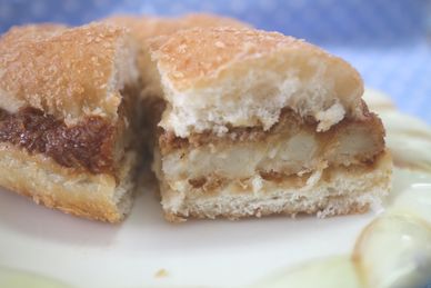 はみでるバーガー グラタンコロッケ