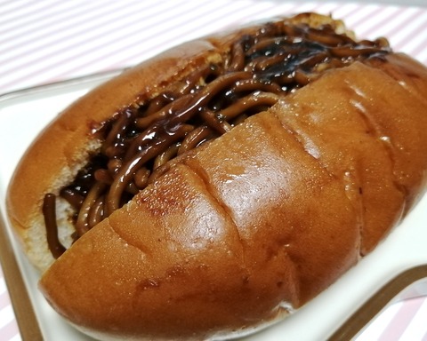 焼そばパン(日清焼そばUFOソース味)【セブンイレブン】