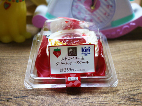 ストロベリー&クリームチーズケーキ【ローソン】