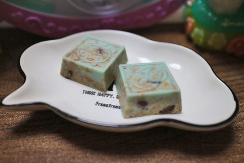 ワッフルコーンチョコミント【チロルチョコ】