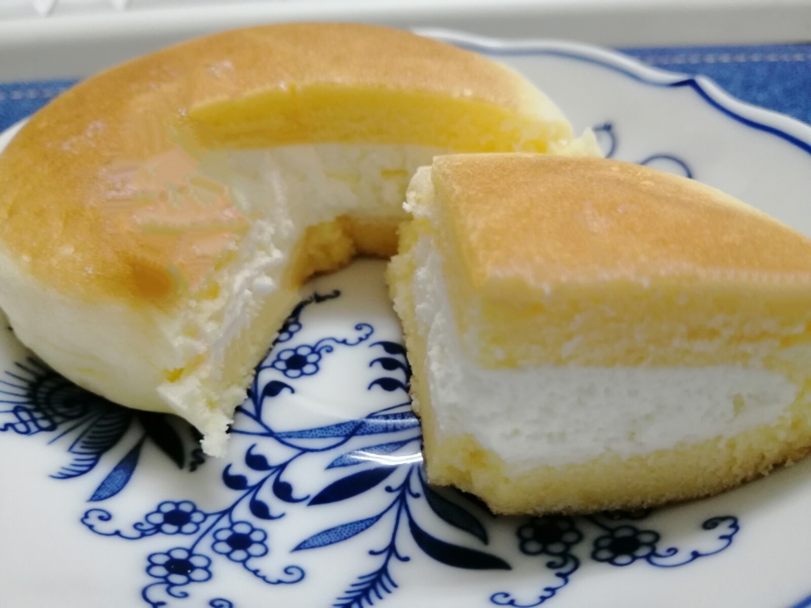 チーズ蒸しケーキサンド セブンイレブン おやつは一日3個マデ