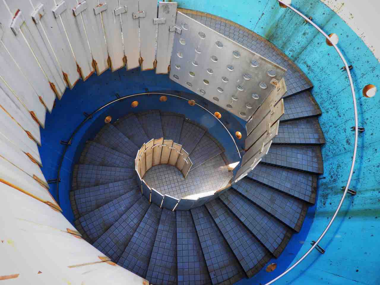 神奈川】山下公園の青い螺旋階段 spiral #20 : 何度でも訪れたい日本の風景