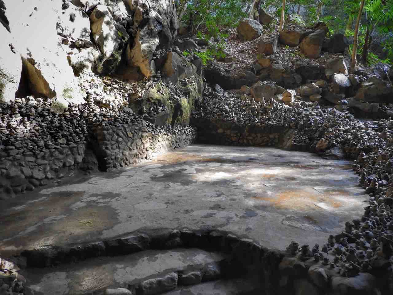 宮崎 清流と大洞窟が神秘的な 天安河原 で神話の世界にふれる 何度でも訪れたい日本の風景