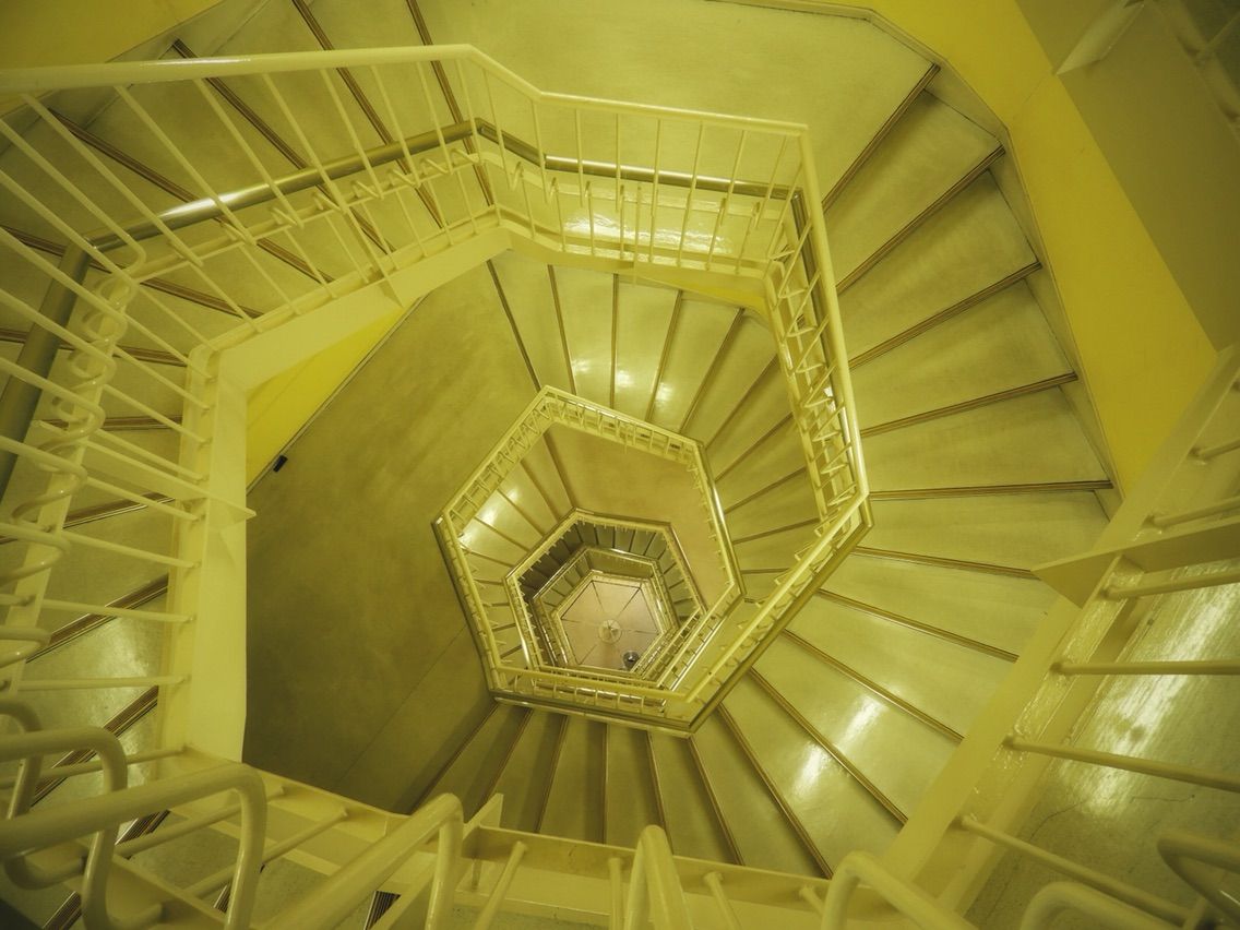 愛知 名古屋港ポートビルの黄色い螺旋階段 Spiral 15 何度でも訪れたい日本の風景
