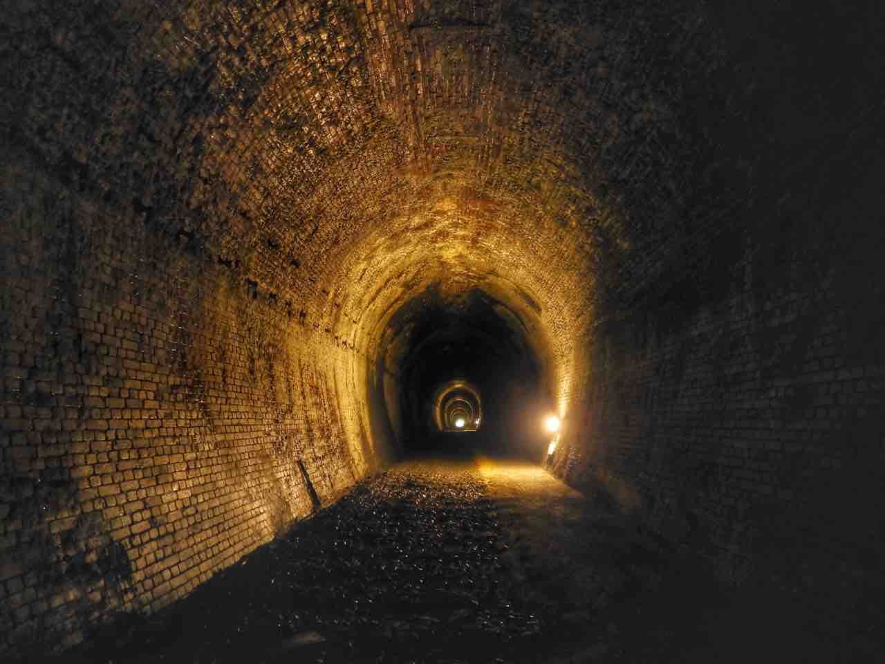 新潟 北陸路最大の難所に残る鉄道遺産 親不知レンガトンネル 何度でも訪れたい日本の風景