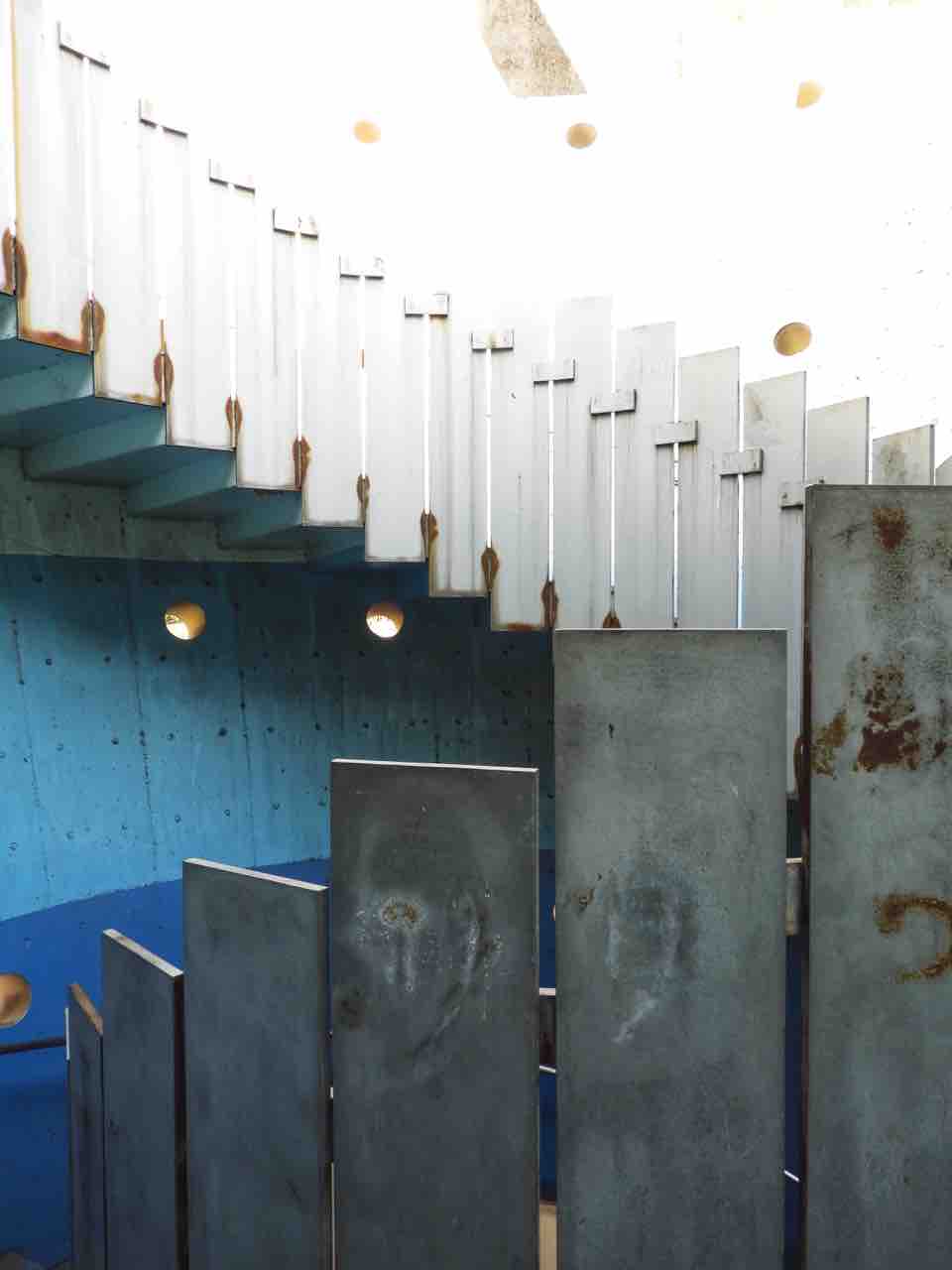 神奈川】山下公園の青い螺旋階段 spiral #20 : 何度でも訪れたい日本の風景