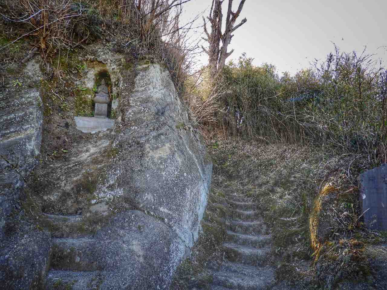 千葉 富津の里山に眠るもう一つの石切り場 売津 うるづ の石切り場跡 何度でも訪れたい日本の風景