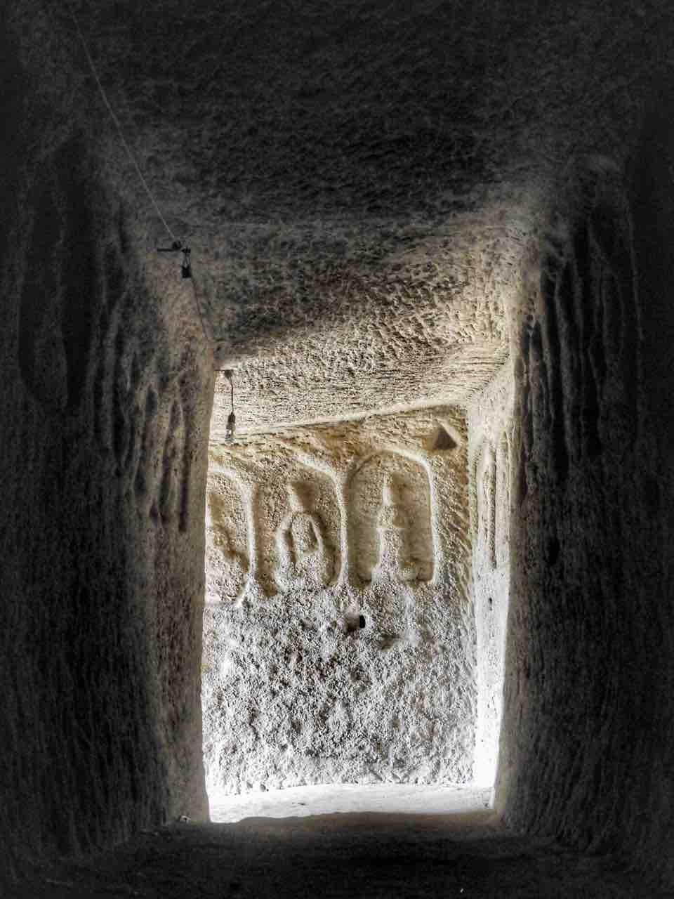 岩肌3 溶跡Hiyodori カルデラ魔窟波浪月影稲妻Hiyodor 4